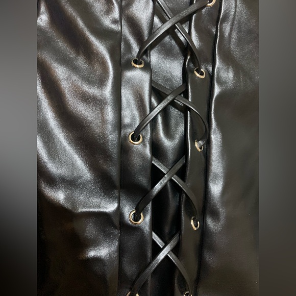 Canton Walker Faux Leather Skirt - Picture 2 of 6